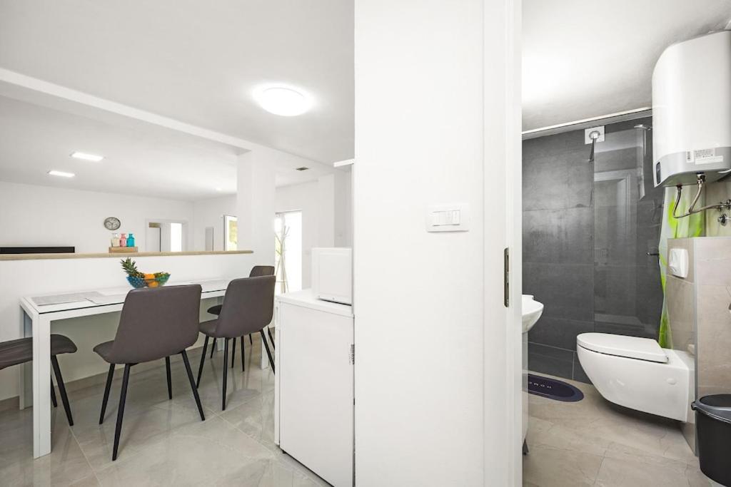 Apartment Olive Garden Near Pula 3 Km From Center And Only 4 Km From The Beach For 4 Persons Exterior photo